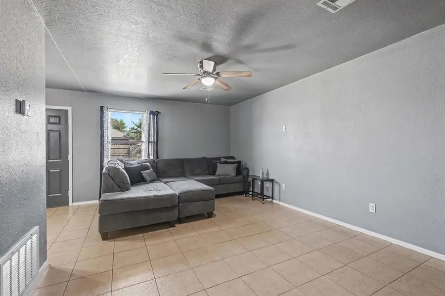 809 NW 18th Street, Moore, OK 73160 - #3