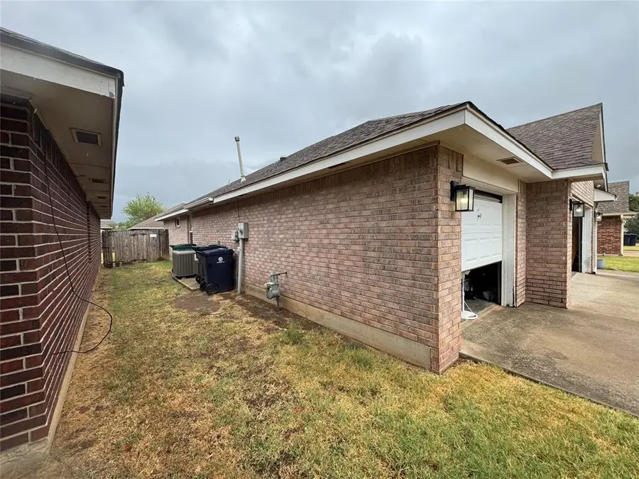 11009 SW 8th Street, Yukon, OK 73099 - #3