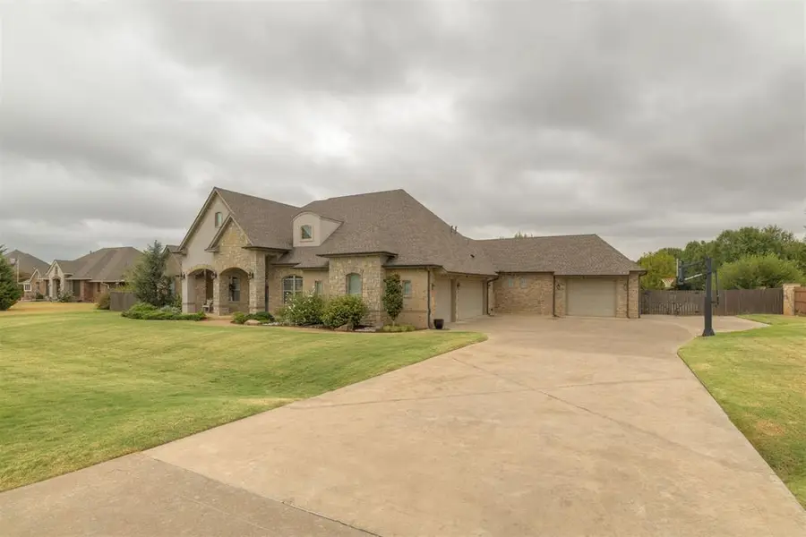 3600 Wimberley Creek Drive, Yukon, OK 73099 - #3