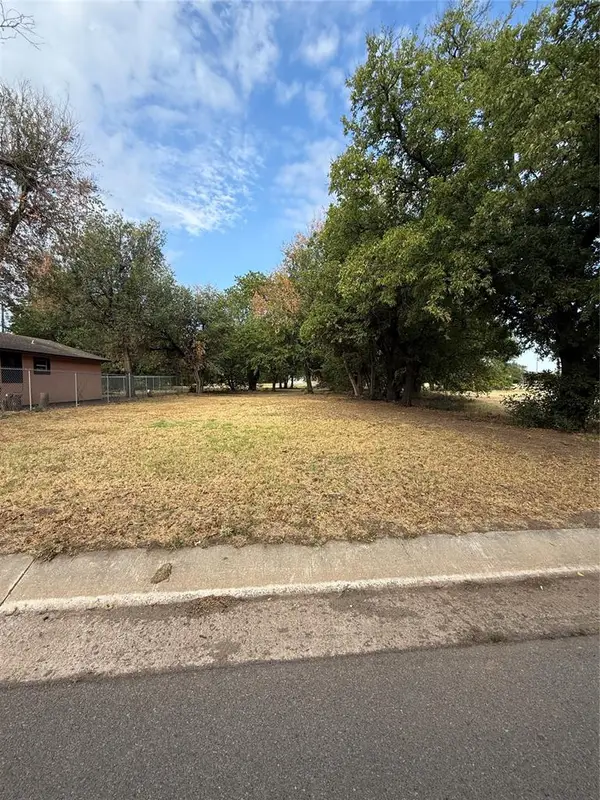 811 N Grand Avenue, El Reno, OK 73036