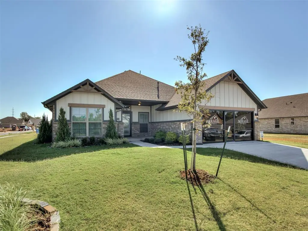 7720 Woods Edge Way, Yukon, OK 73099 - #1