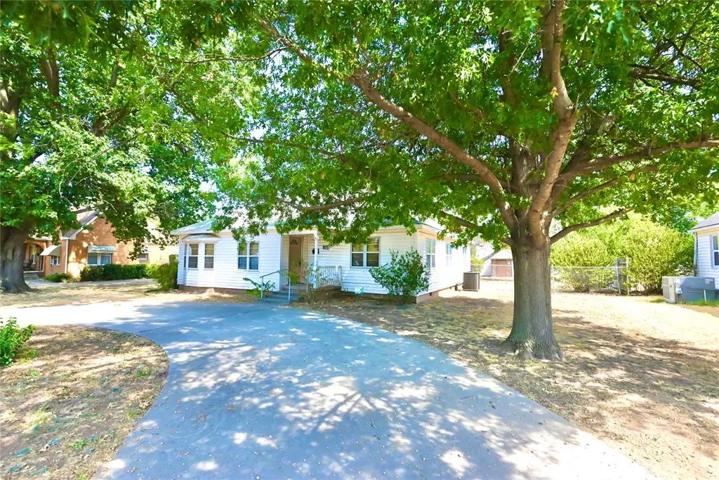 815 S 19th Street, Chickasha, OK 73018 - #1