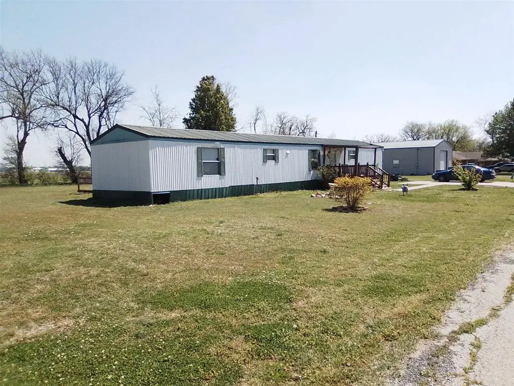410 N N Avenue, Newkirk, OK 74647 - #1