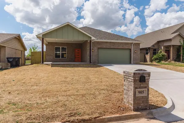 905 S Howard Avenue, Moore, OK 73160