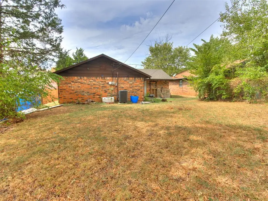 225 S Dixon Avenue, Shawnee, OK 74801 - #2