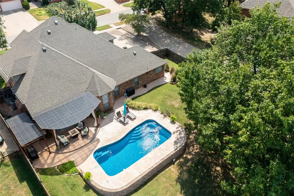 19509 Yearling Way, Edmond, OK 73012 - #1