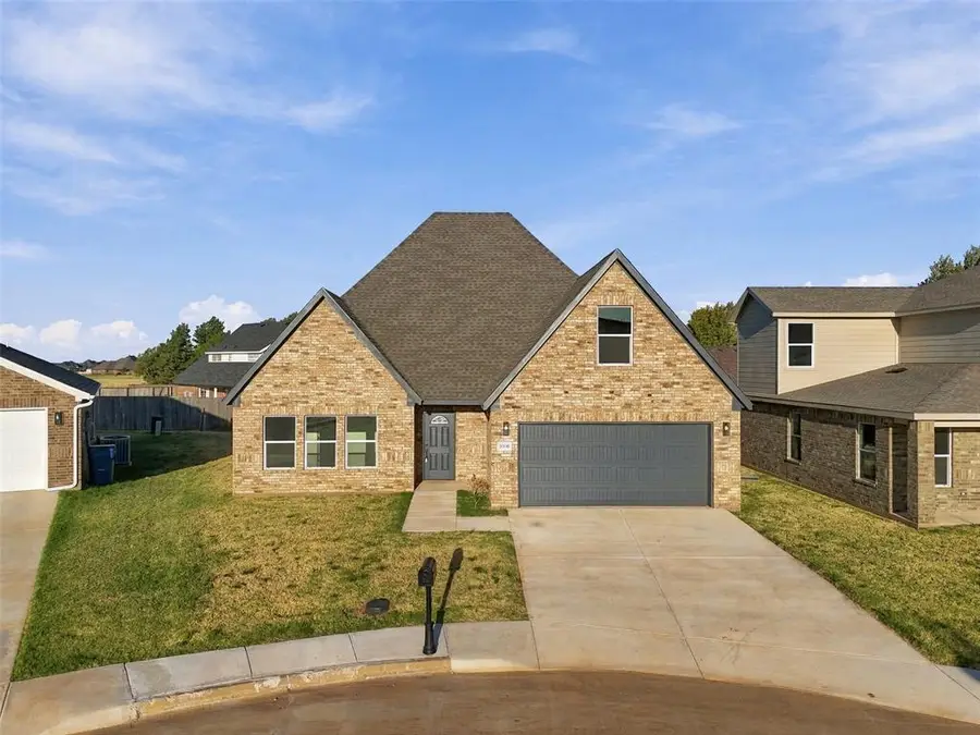 800 Chateau Court, Kingfisher, OK 73750 - #2