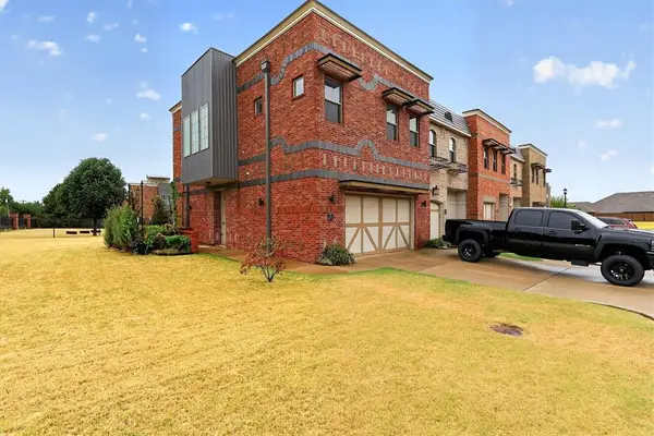 471 S Fretz Avenue, Edmond, OK 73003