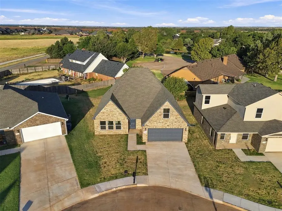 801 Chateau Court, Kingfisher, OK 73750 - #3