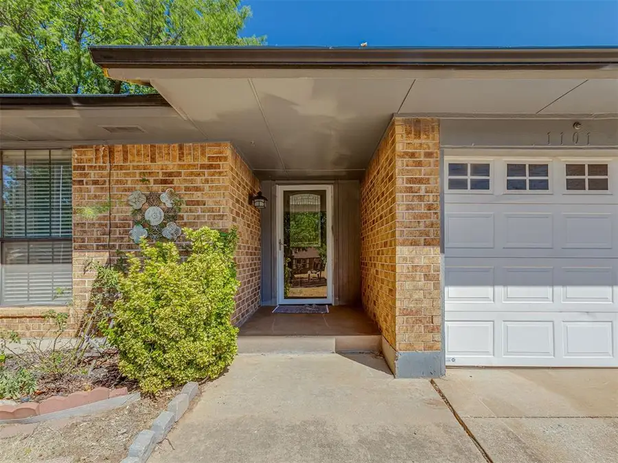 1101 Lapwing Road, Edmond, OK 73003 - #2