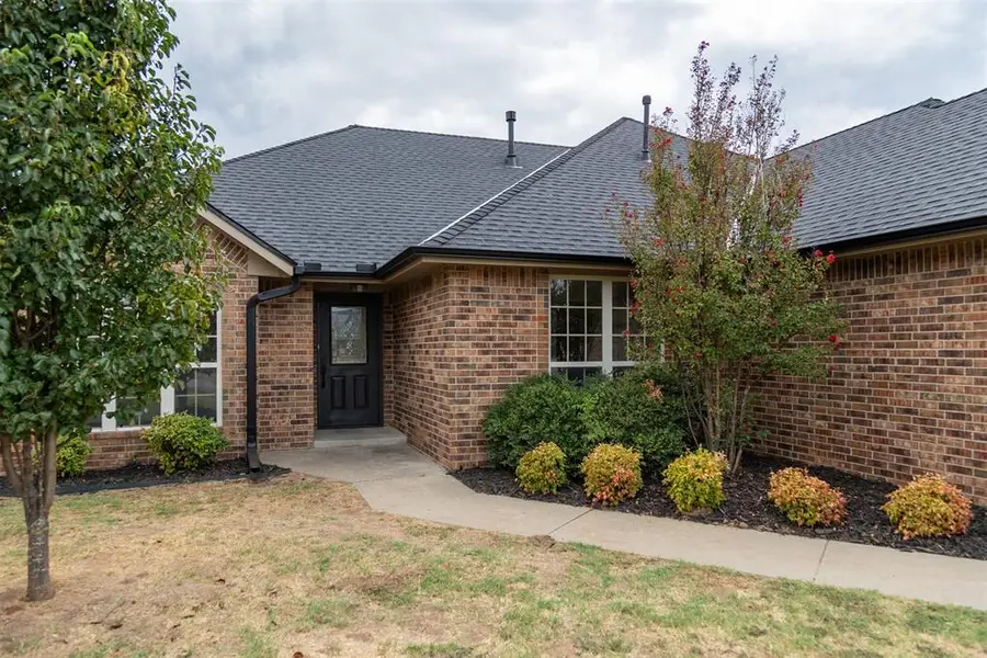 2505 Sutton Court, Shawnee, OK 74804 - #2