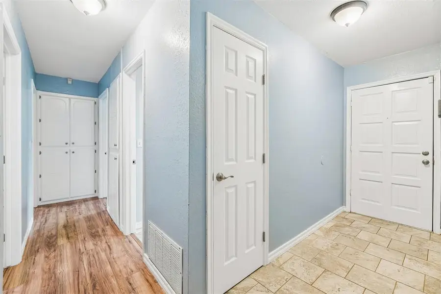 108 Cambridge Drive, Midwest City, OK 73110 - #3