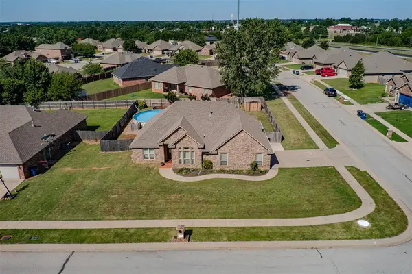 501 Cheltenham Trail, Blanchard, OK 73010