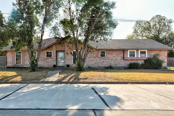 8801 Oakridge Drive, Midwest City, OK 73110