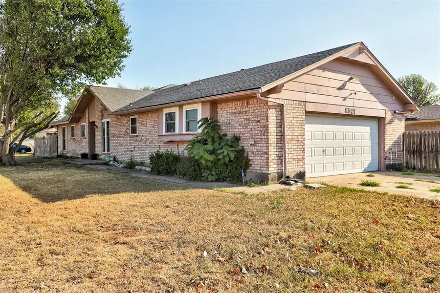 8801 Oakridge Drive, Midwest City, OK 73110 - #3