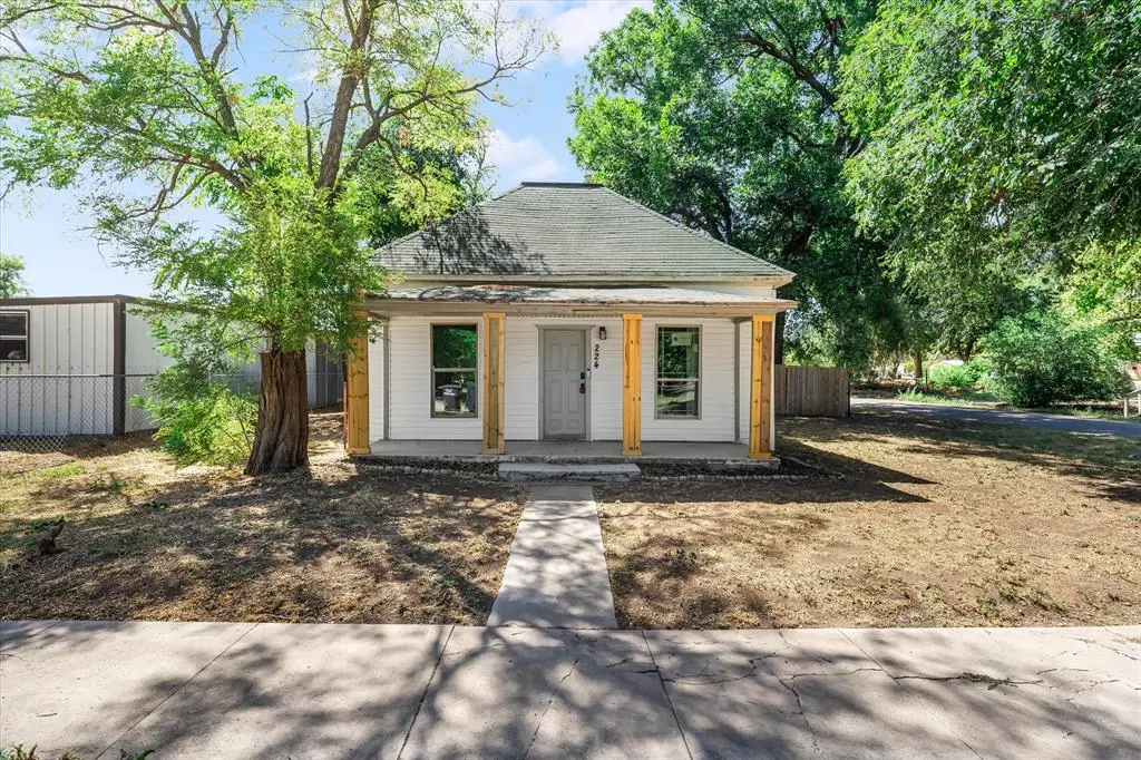 224 W 1st Street, Carnegie, OK 73015 - #1