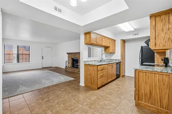 14409 N Pennsylvania Avenue #11F, Oklahoma City, OK 73134