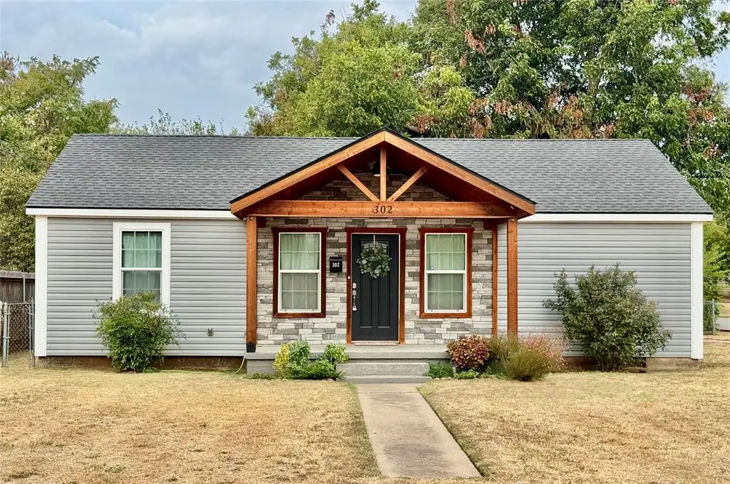 302 S 15th Street, Chickasha, OK 73018 - #1