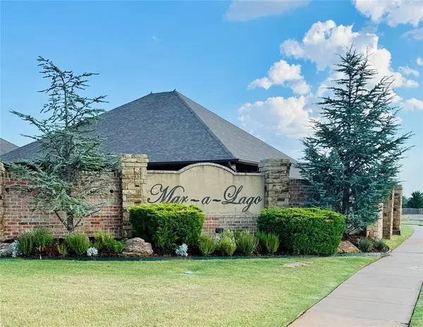 2000 Hamzas Court, Yukon, OK 73099