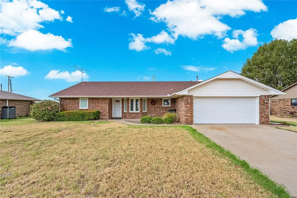 805 Villa Drive, Watonga, OK 73772 - #1