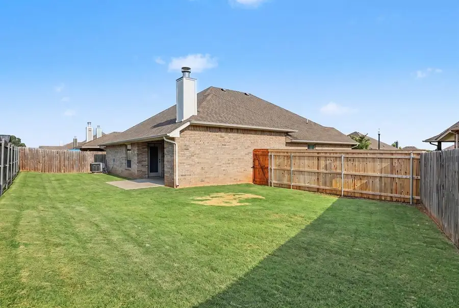 1005 NE 33rd Terrace, Oklahoma City, OK 73160 - #2