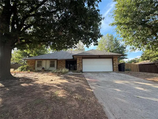 113 Lochwood Lane, Yukon, OK 73099