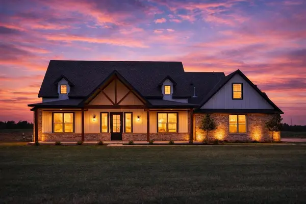 701 S Cimarron Road, Yukon, OK 73099
