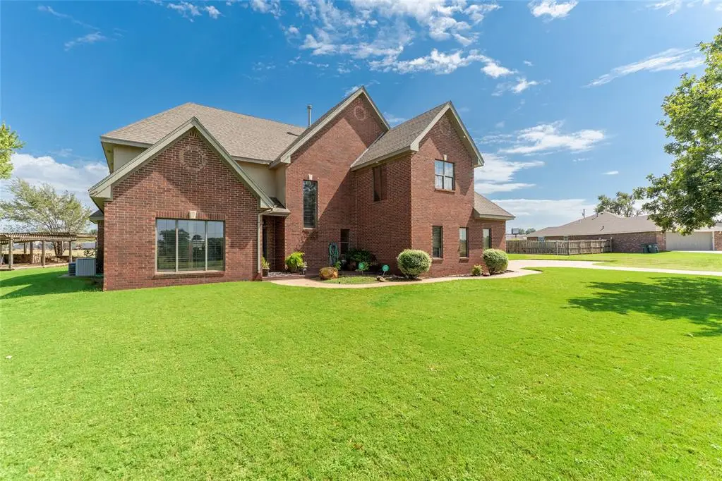 107 Stratton Lane, Clinton, OK 73601 - #1