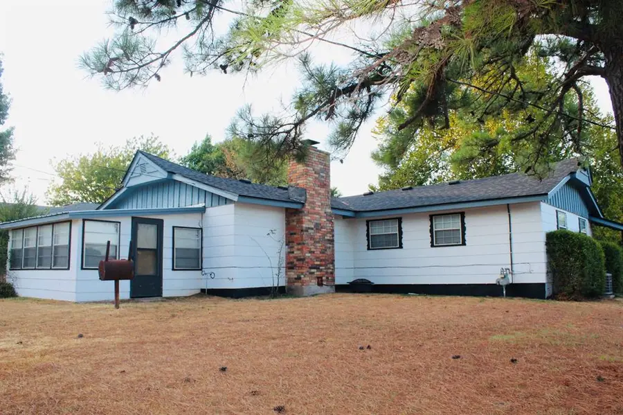 408 English Drive, Rush Springs, OK 73082 - #3
