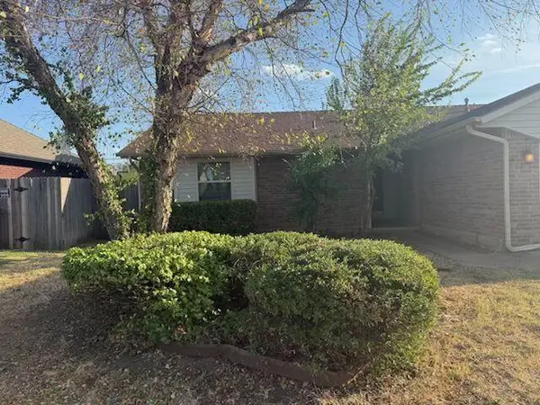 1004 SW 11th Street, Moore, OK 73160