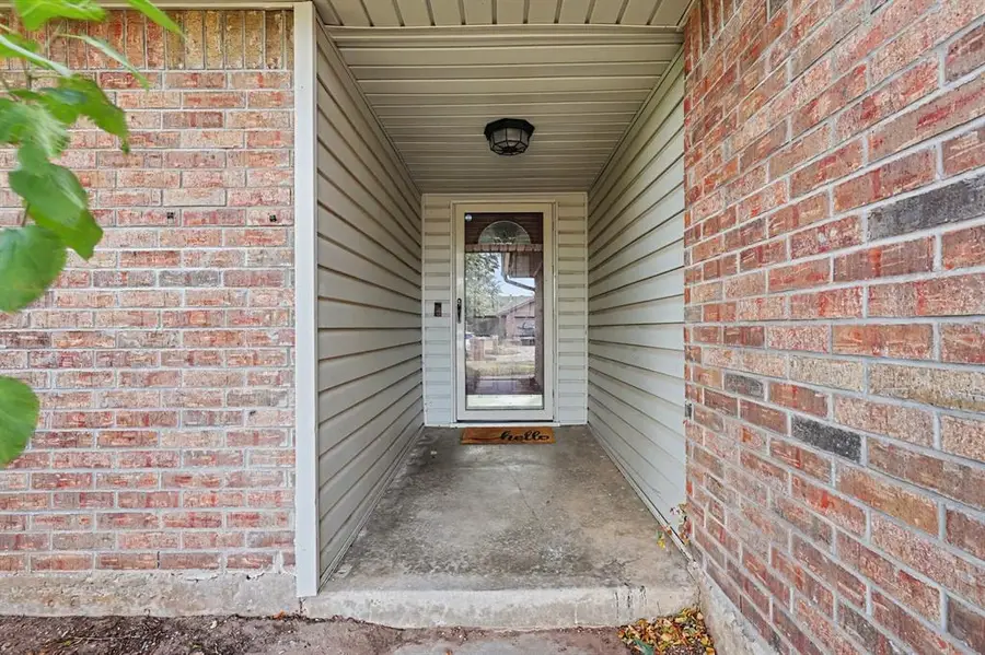 1004 SW 11th Street, Moore, OK 73160 - #2