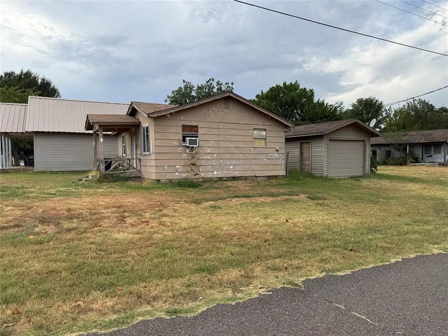 121 E Perry Lane, Mustang, OK 73064 - #2