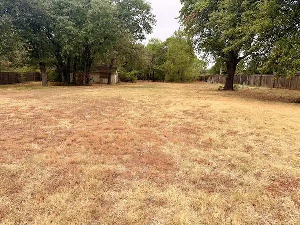 1928 Carleton Lane, Shawnee, OK 74804