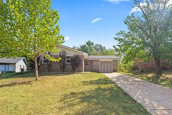 410 Jarman Drive, McLoud, OK 74851
