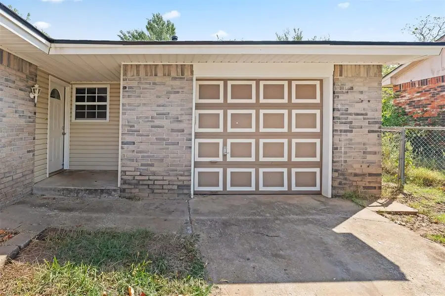 410 Jarman Drive, McLoud, OK 74851 - #3