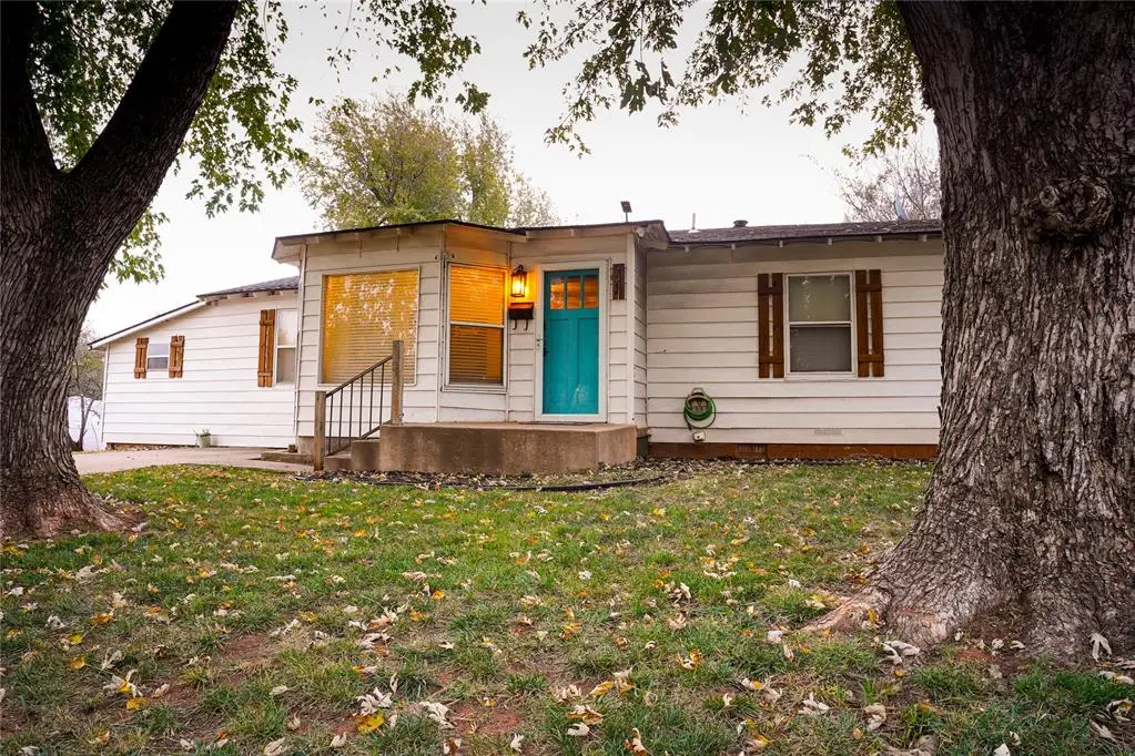 924 N Ash Street, Guthrie, OK 73044 - #1
