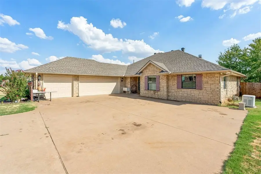 1629 Canyon Bluff Road, Guthrie, OK 73044 - #2