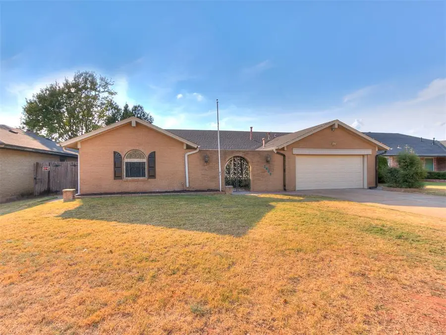 3629 N Ridgewood Drive, Midwest City, OK 73110 - #2