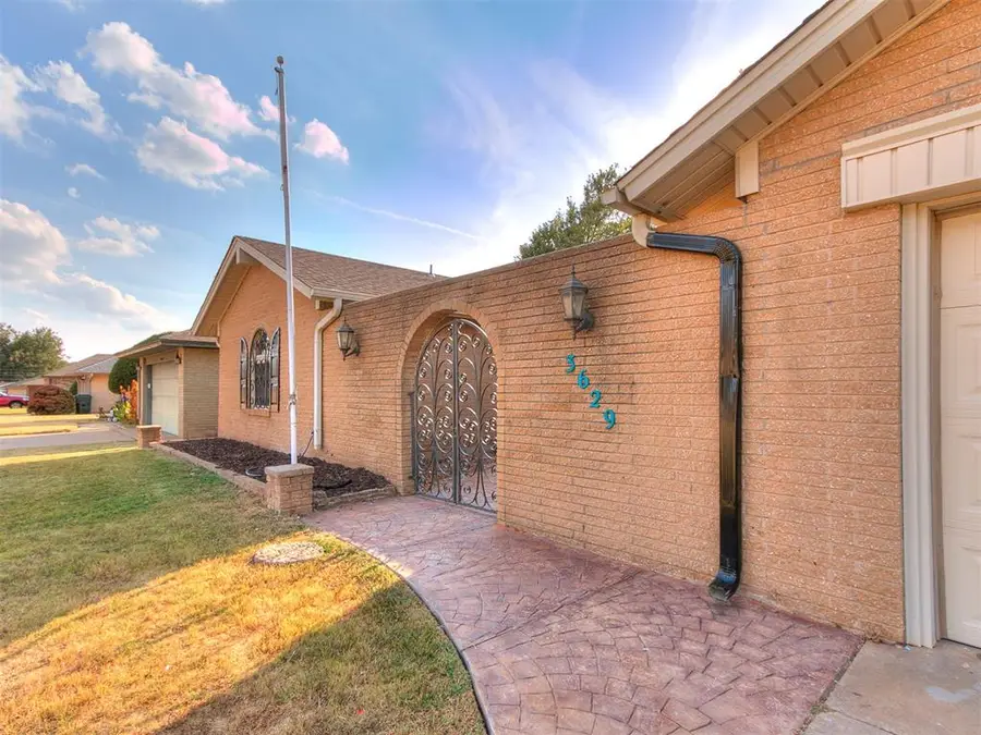 3629 N Ridgewood Drive, Midwest City, OK 73110 - #3