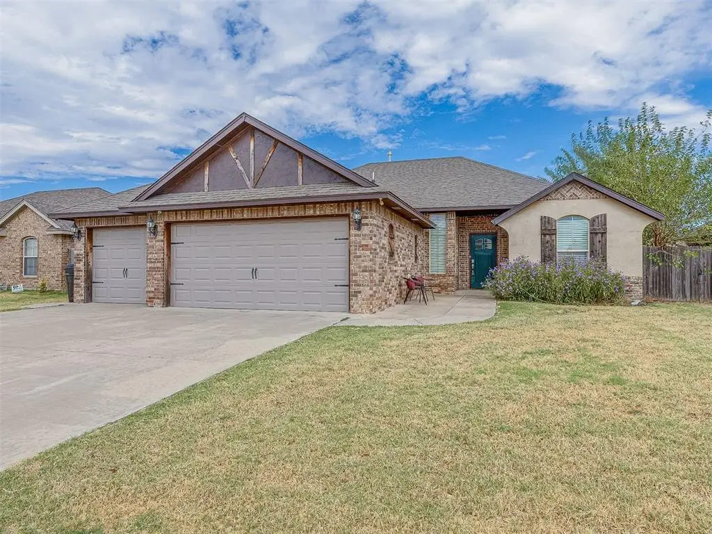 909 SW 14th Street, Moore, OK 73160 - #1