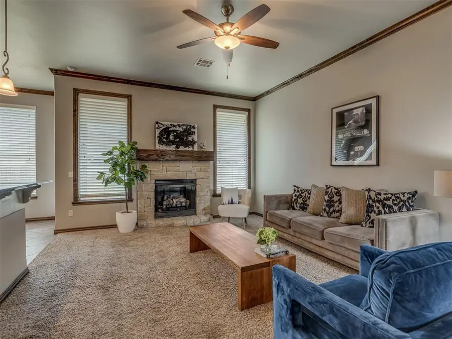 909 SW 14th Street, Moore, OK 73160 - #3