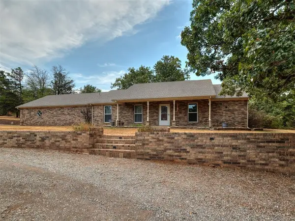 1025 E Triplett Road, Guthrie, OK 73044
