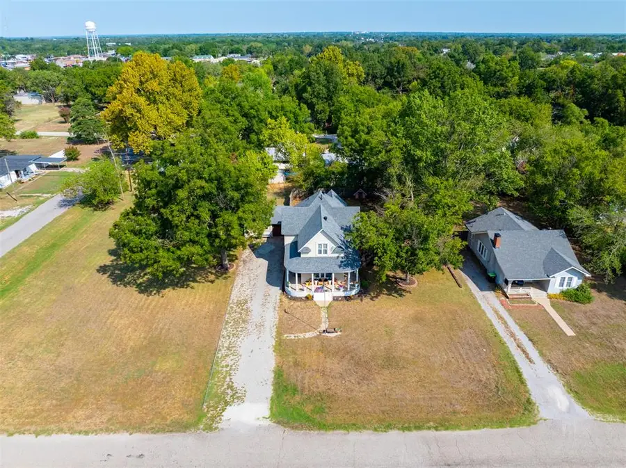 307 E Main Street, Tecumseh, OK 74873 - #2