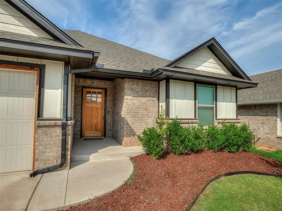 5513 Malpaso Creek Drive, Mustang, OK 73064 - #2