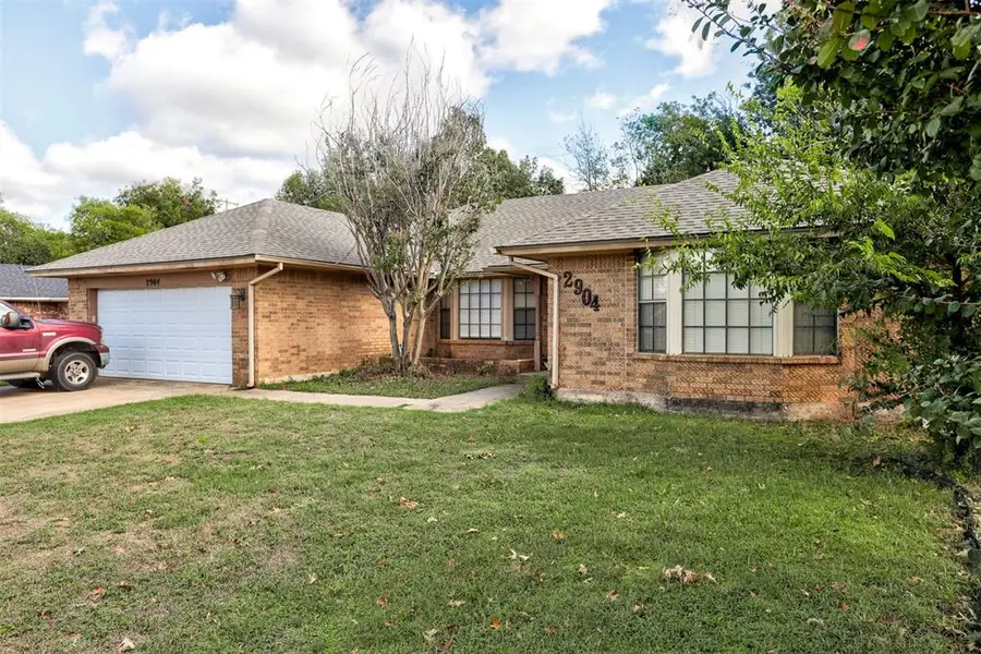 2904 Woodcreek Road, Midwest City, OK 73110 - #2