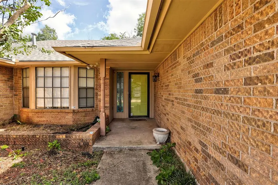 2904 Woodcreek Road, Midwest City, OK 73110 - #3