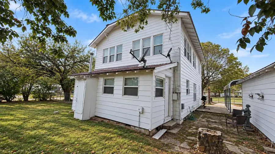 601 N Burgess Street, Holdenville, OK 74848 - #3