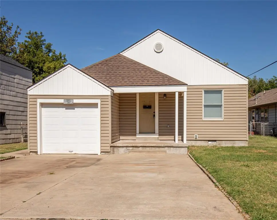 305 W Rickenbacker Drive, Midwest City, OK 73110 - #1