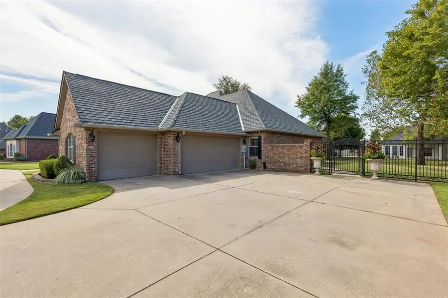 2724 SW 125th Terrace, Oklahoma City, OK 73170 - #2