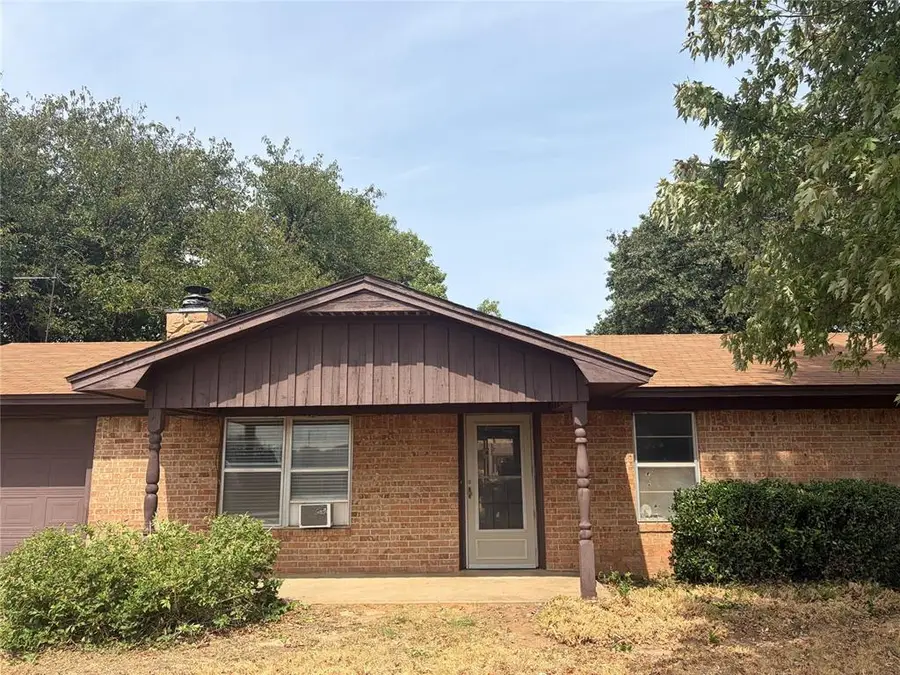 1104 Hillcrest Drive, Waurika, OK 73573 - #2